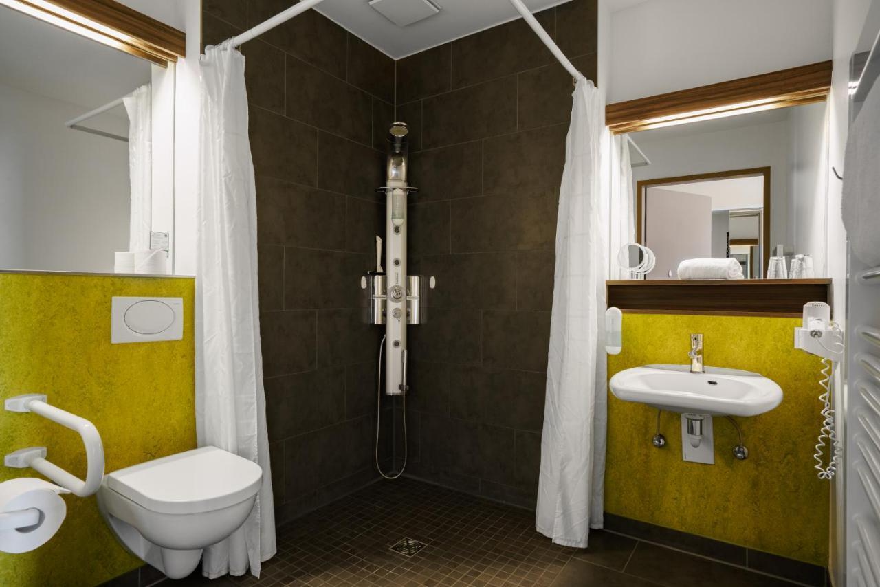 Radlon Fahrrad-Komfort-Hotel Варен Екстериор снимка