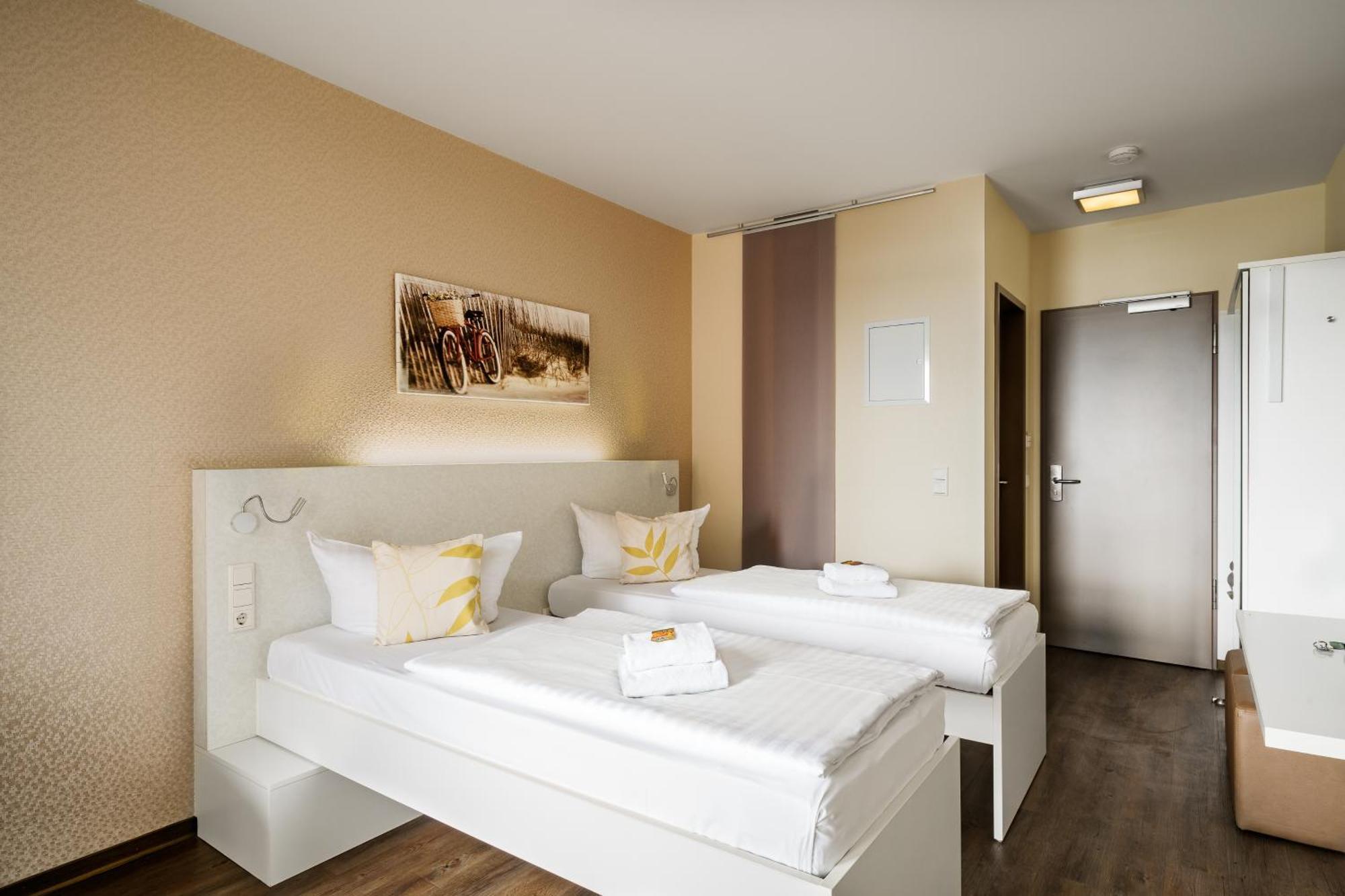 Radlon Fahrrad-Komfort-Hotel Варен Екстериор снимка