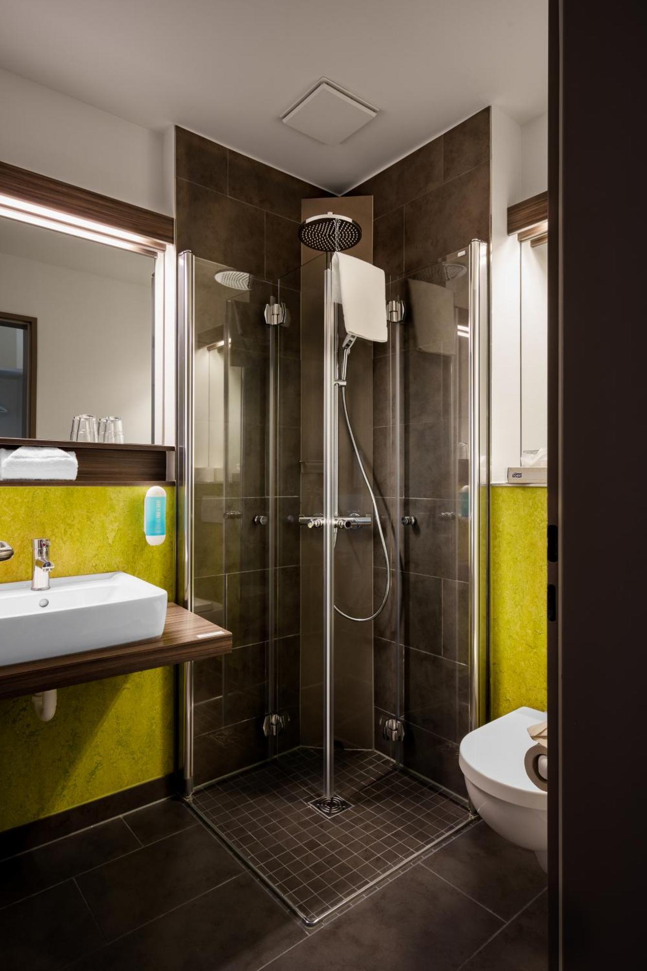 Radlon Fahrrad-Komfort-Hotel Варен Екстериор снимка