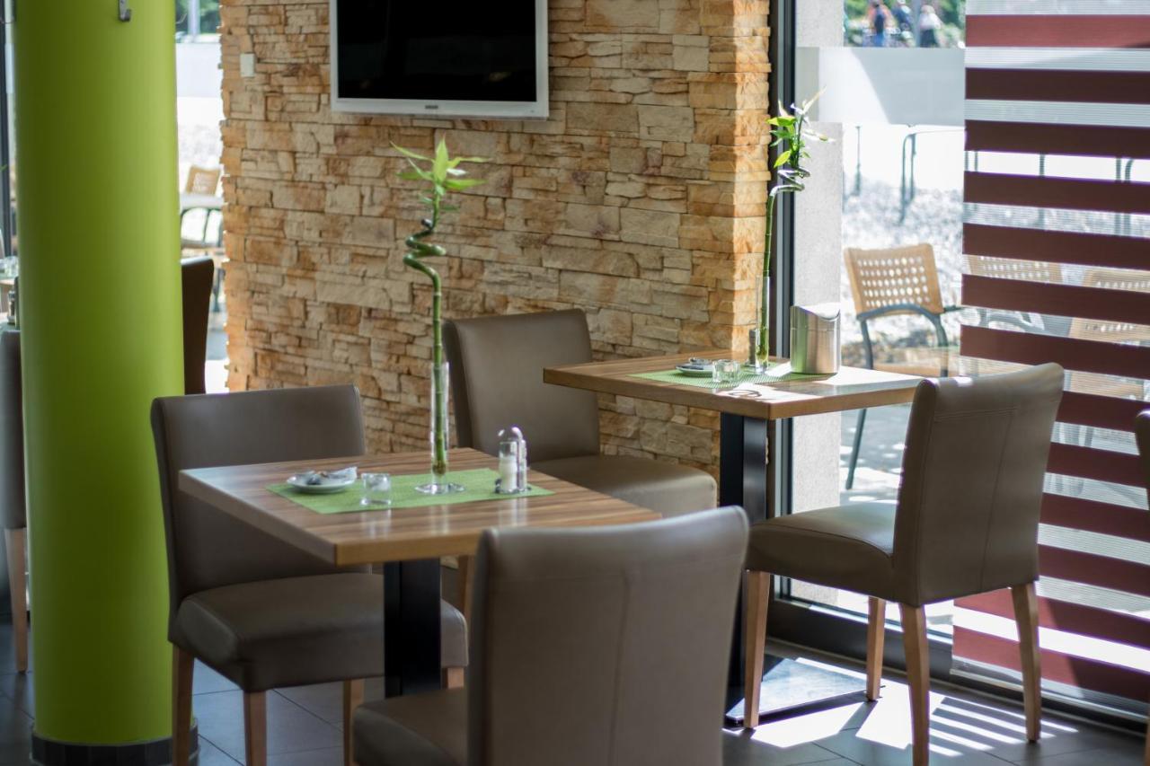 Radlon Fahrrad-Komfort-Hotel Варен Екстериор снимка
